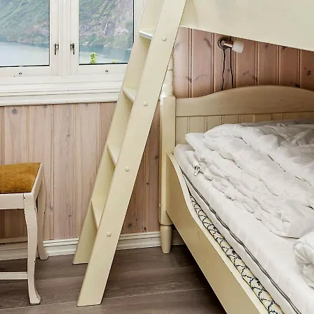 Feriehus 8 Person In Valldal