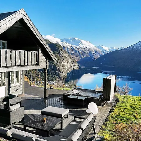 Semesterbostad 8 Person In Valldal