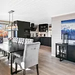8 Person In Feriehus Valldal